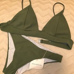 🌟 BRAND NEW OLIVE BIKINI 🌟